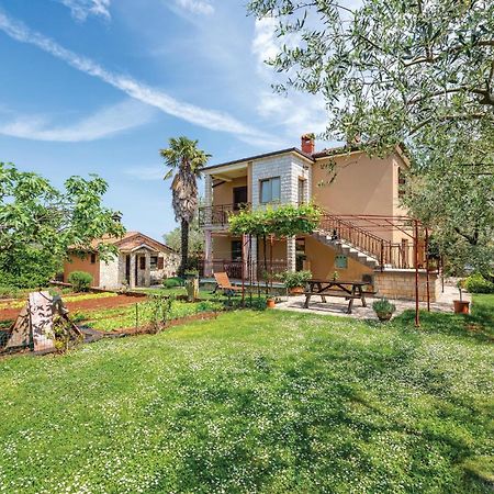 Stunning Apartment In Umag With Wifi Exteriör bild