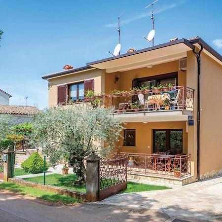 Stunning Apartment In Umag With Wifi Exteriör bild