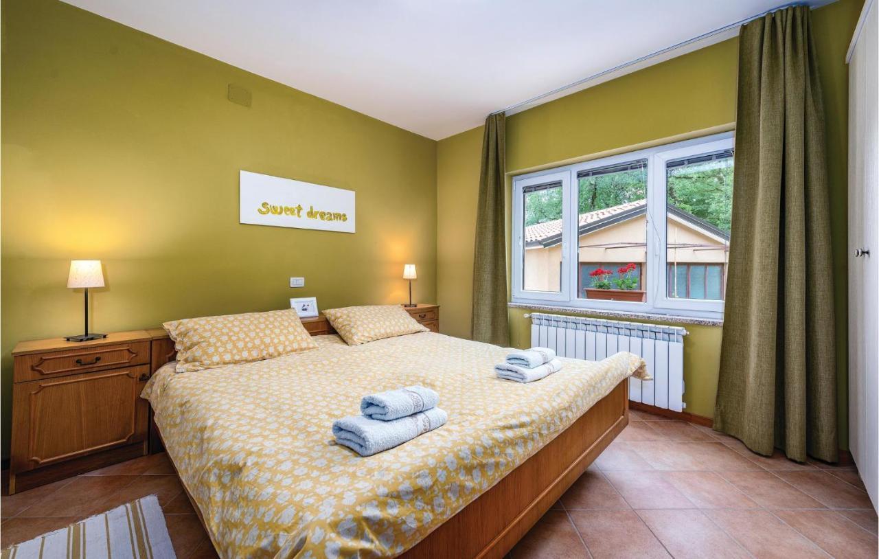 Stunning Apartment In Umag With Wifi Exteriör bild