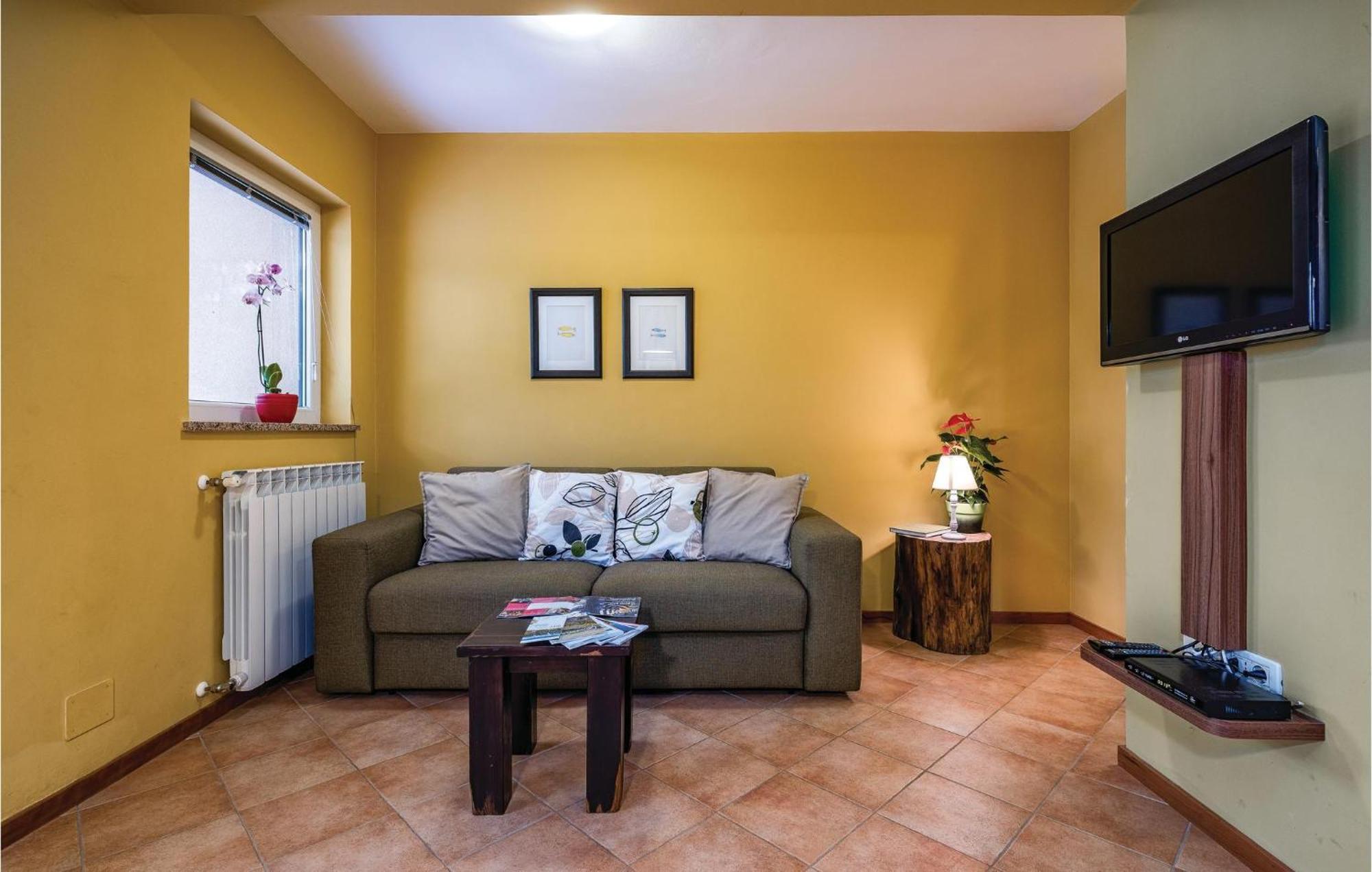 Stunning Apartment In Umag With Wifi Exteriör bild