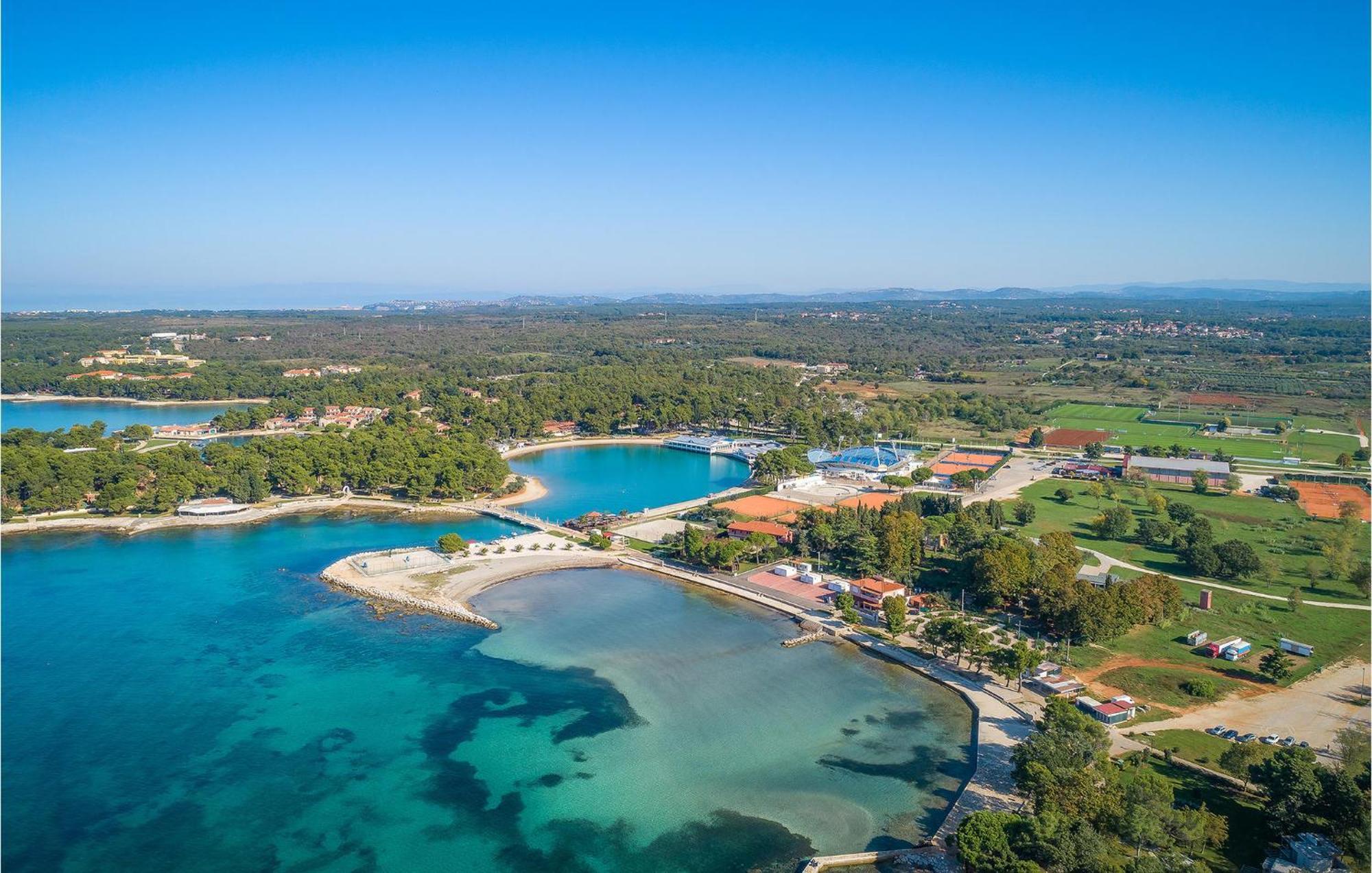 Stunning Apartment In Umag With Wifi Exteriör bild