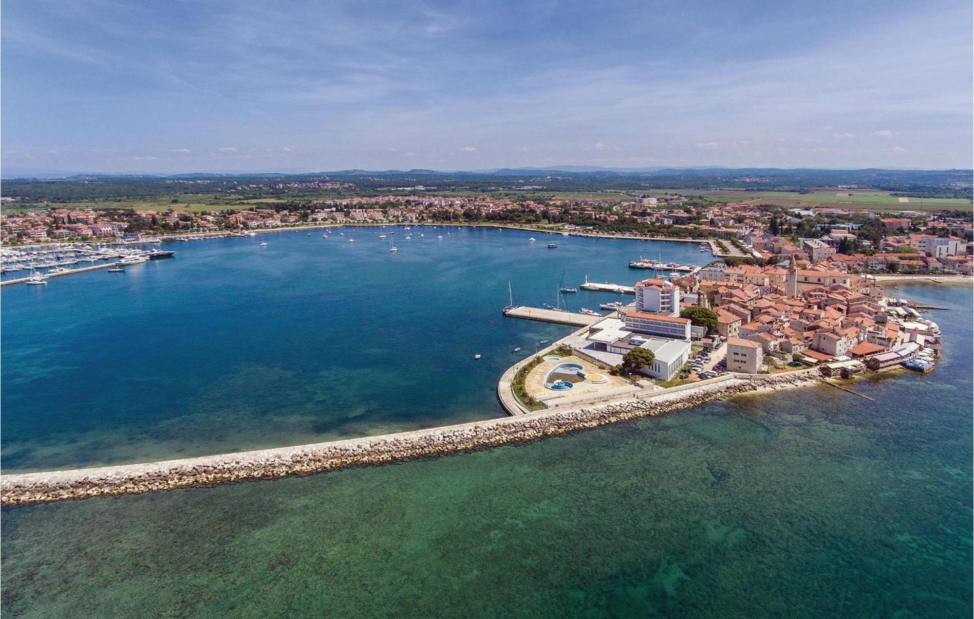 Stunning Apartment In Umag With Wifi Exteriör bild